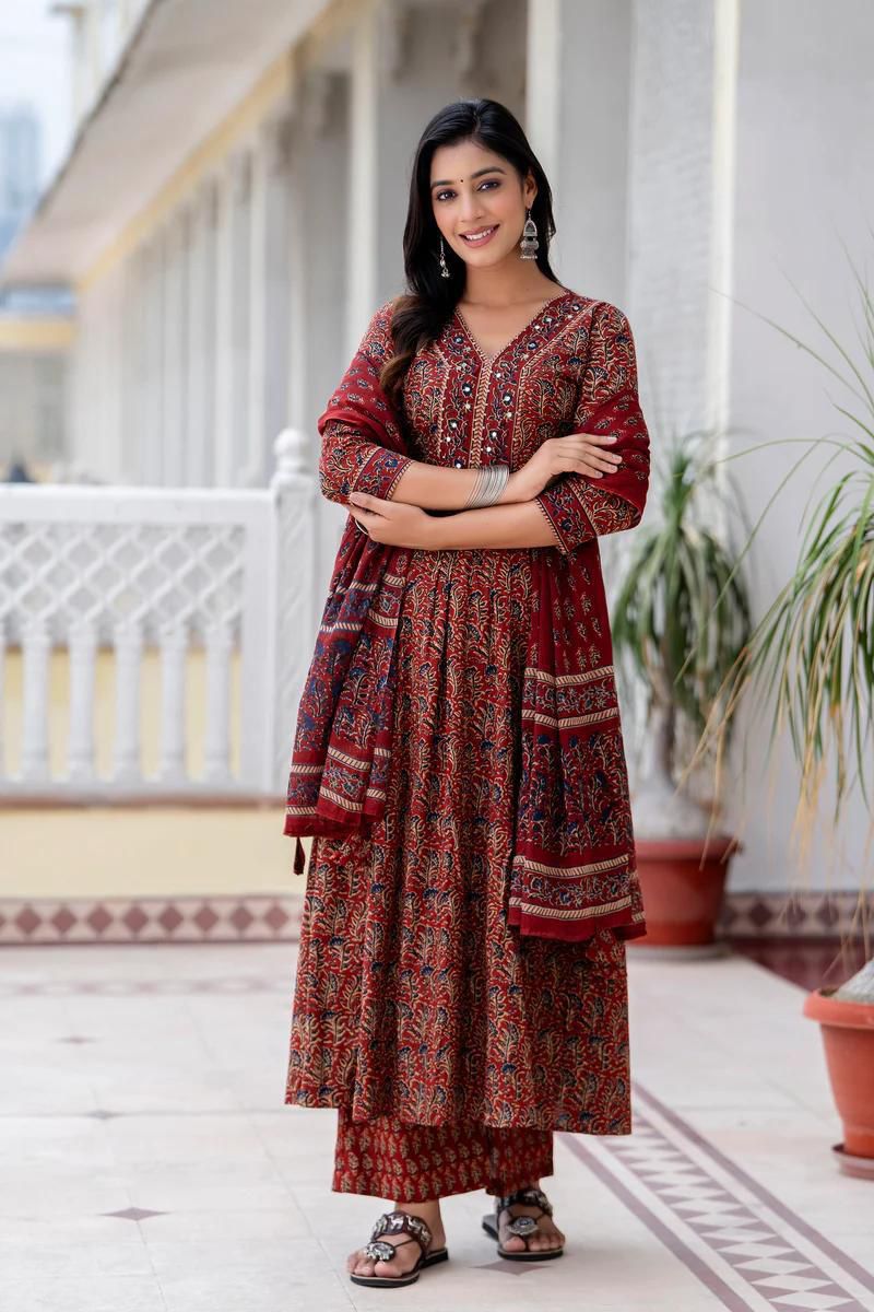 KATHA SUIT SET