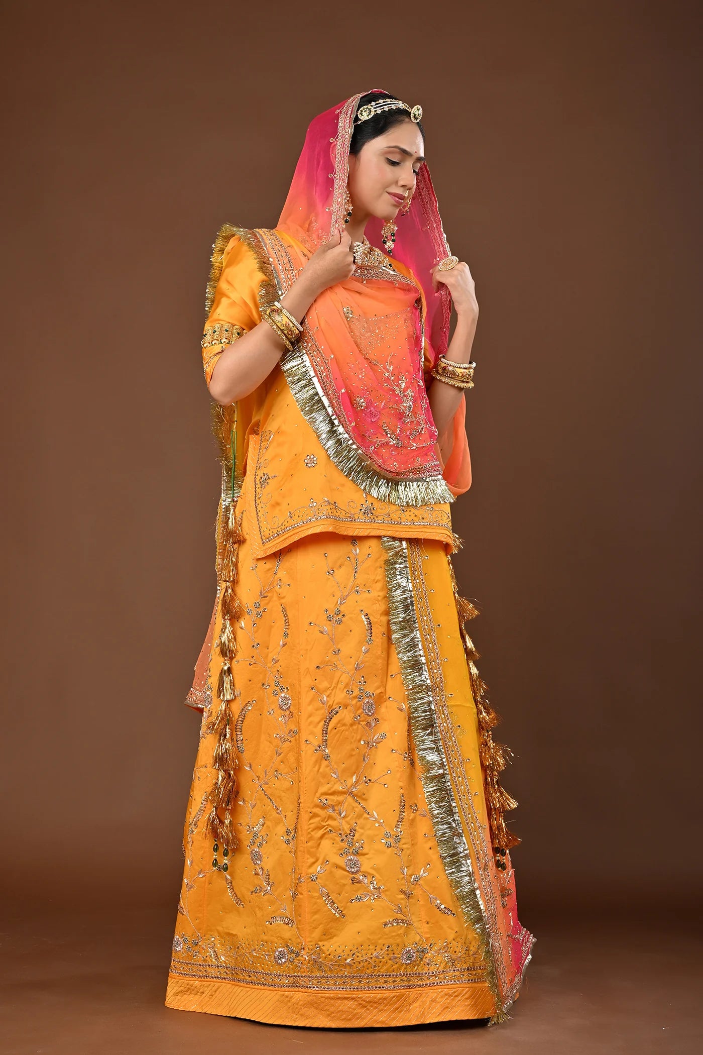 Ranaisa poshak  ( unstiched )