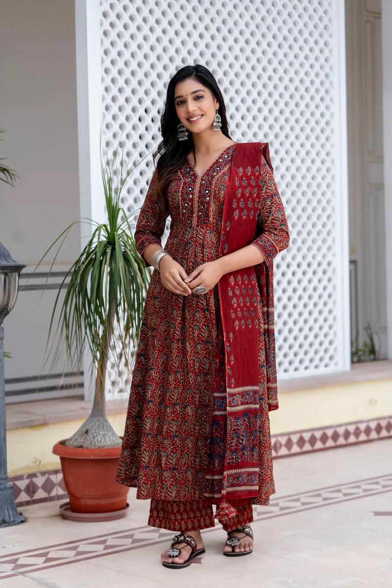 KATHA SUIT SET