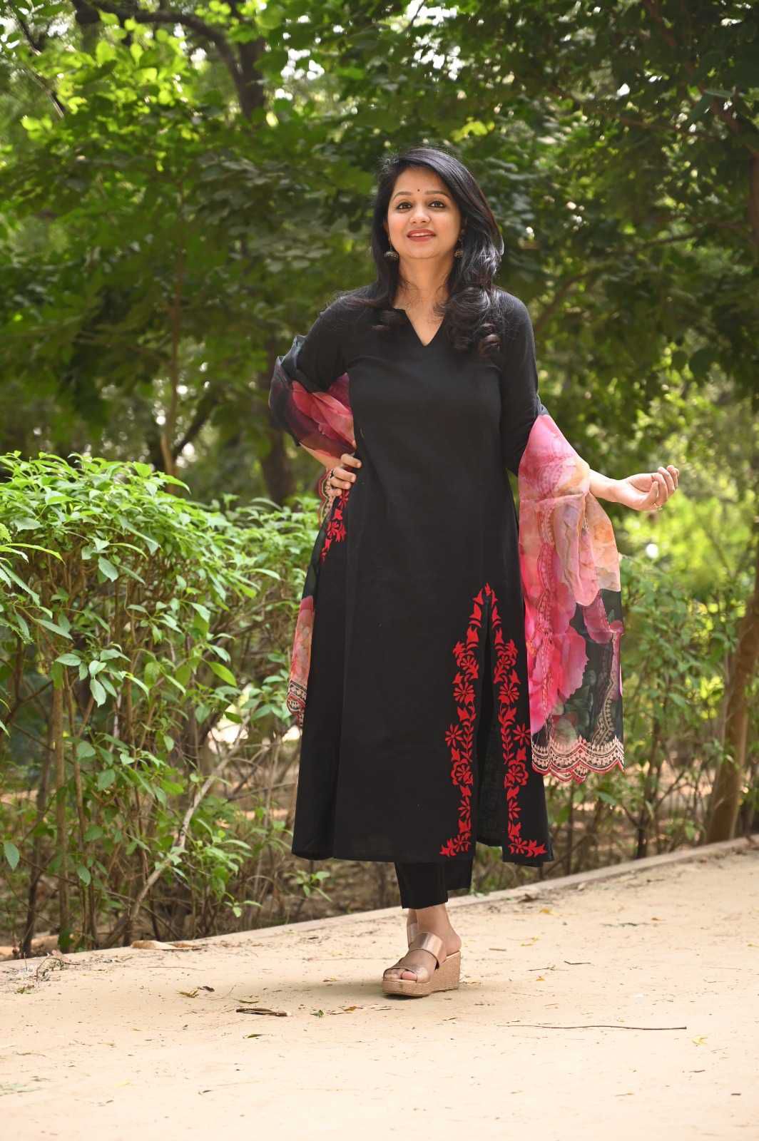 Black Embroidery Buta Suit Set