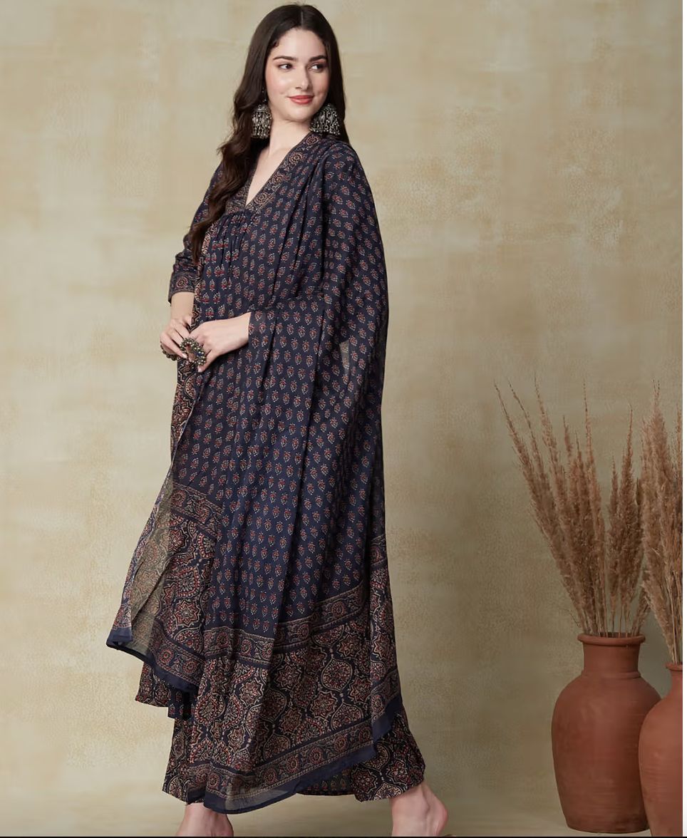 Elegant  Tranding Cotton Suit set