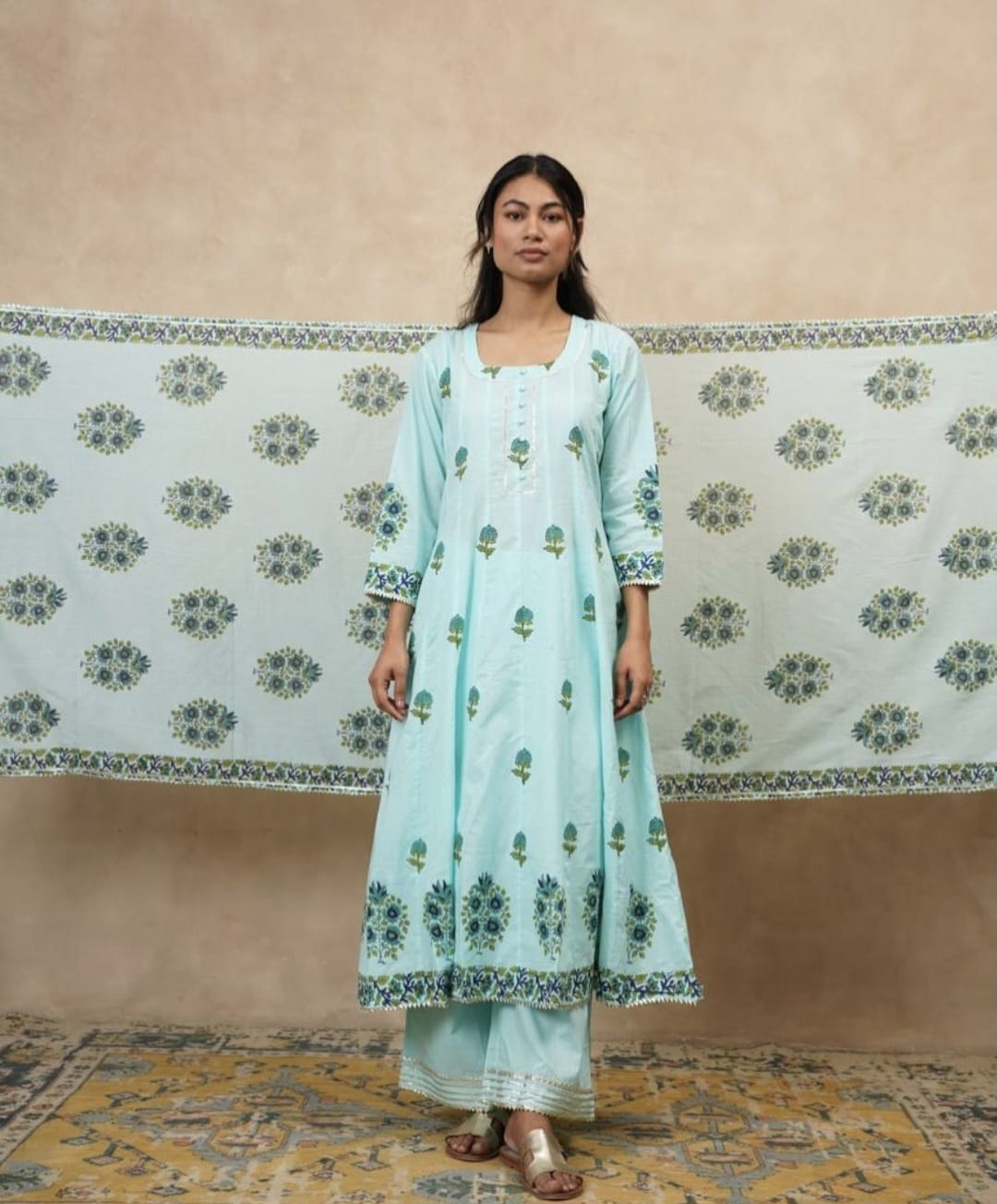 Aab-e-Gul Premium Handcrafted Floral Printed Kurta Set