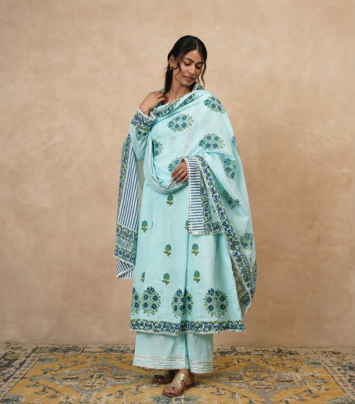 Aab-e-Gul Premium Handcrafted Floral Printed Kurta Set