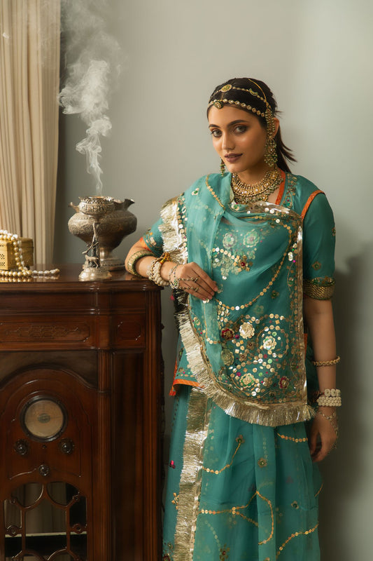 Tari Chand Poshak (unstiched)